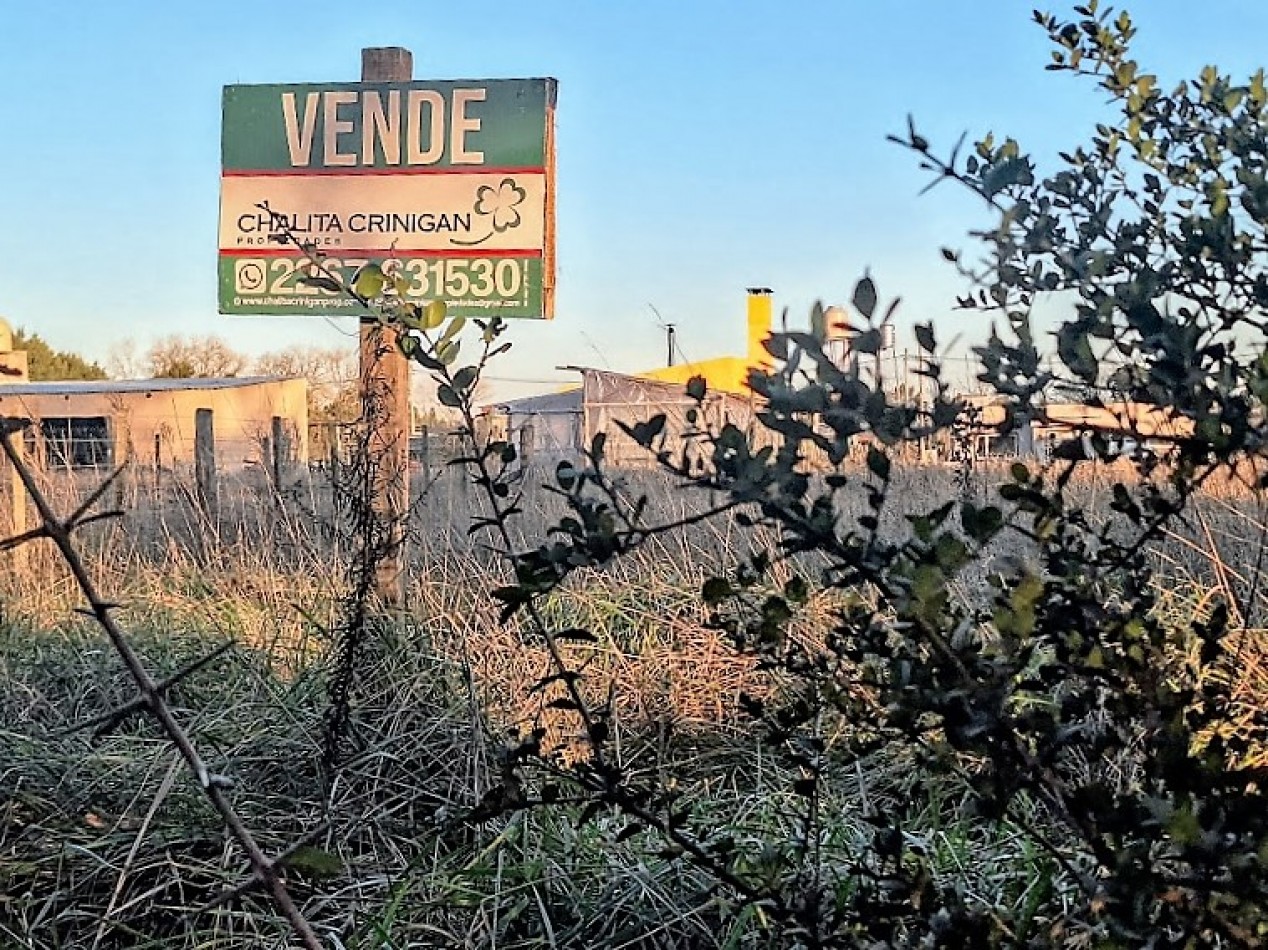 LOTE DE 1000m2, BARRIO EL MODELO.Se vende con plano aprobado para vivienda de 70m2