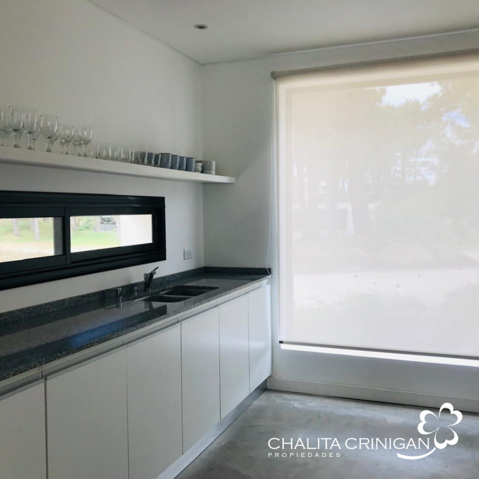 COSTA ESMERALDA, DEPORTIVA 342 - Estilo y Naturaleza: Casa moderna, totalmente equipada . 