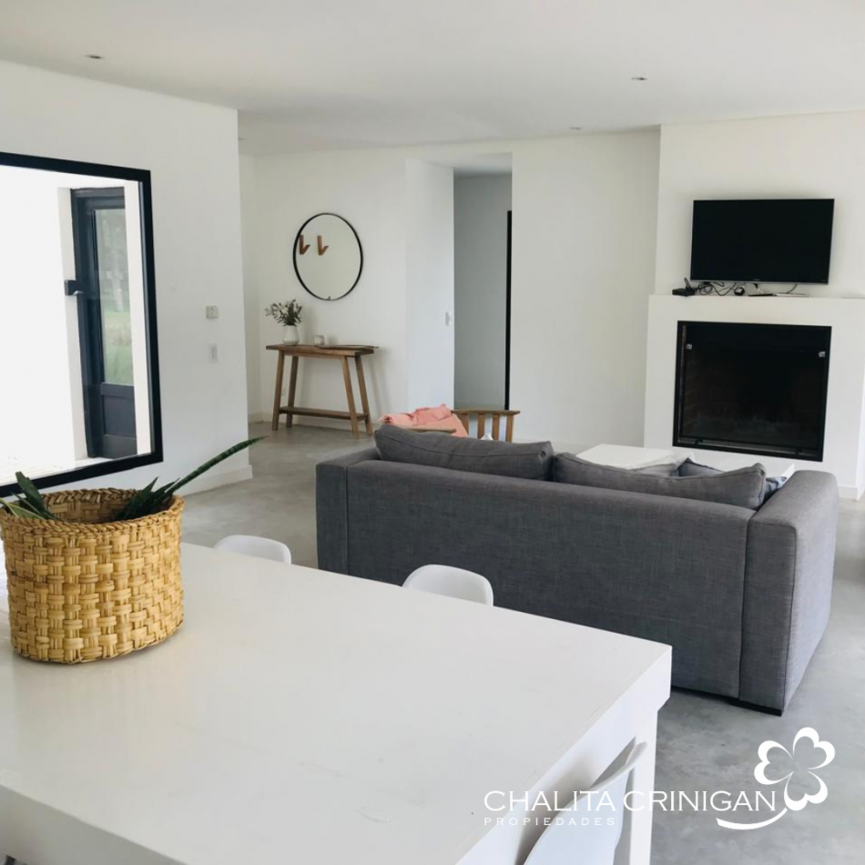 COSTA ESMERALDA, DEPORTIVA 342 - Estilo y Naturaleza: Casa moderna, totalmente equipada . 