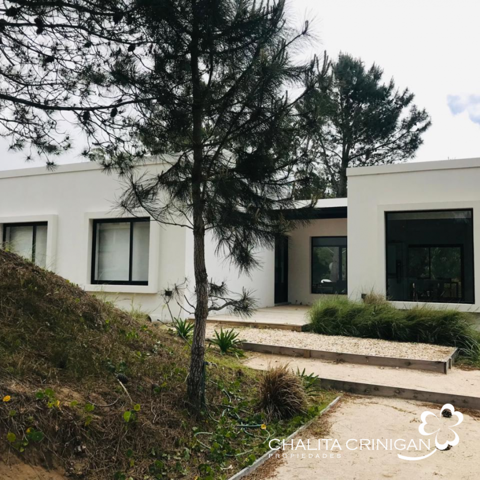COSTA ESMERALDA, DEPORTIVA 342 - Estilo y Naturaleza: Casa moderna, totalmente equipada . 
