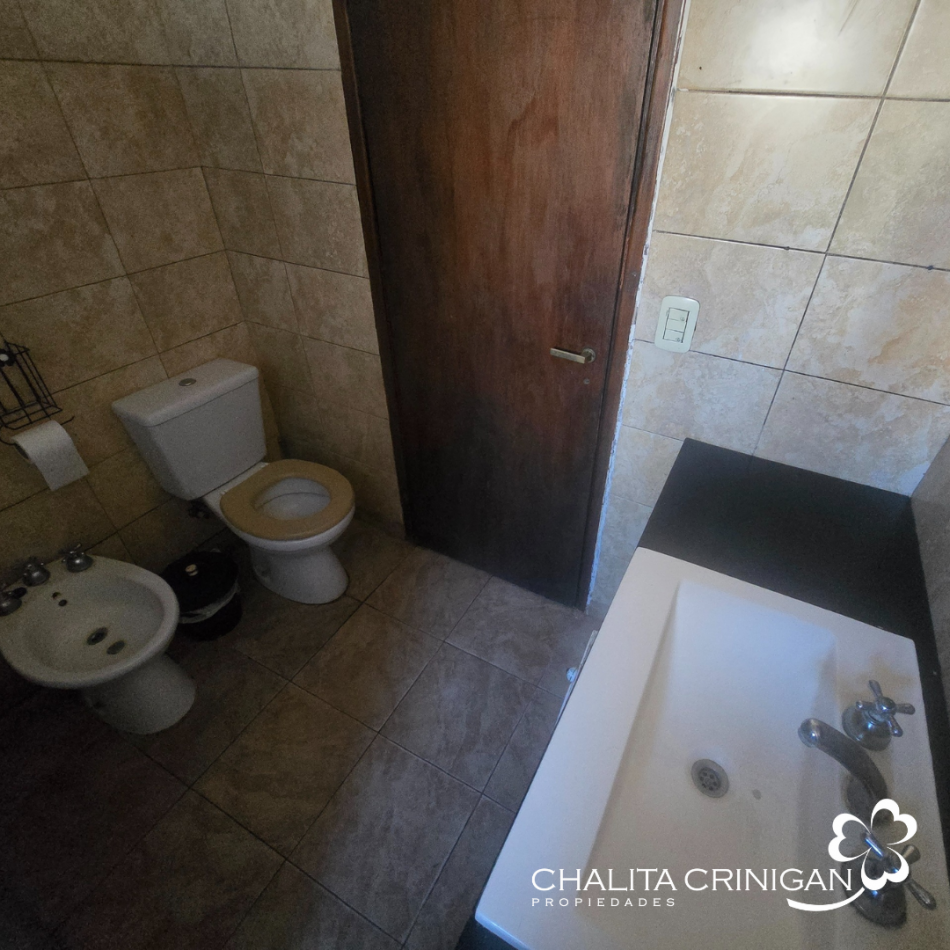 ¡VENTA! Gral. Madariaga, Bs. As. Propiedad con un gran potencial de 111m2 cubiertos sobre lote de 313 m2 . Ubicada en calle Zubiaurre  entre Arias y Saavedra 