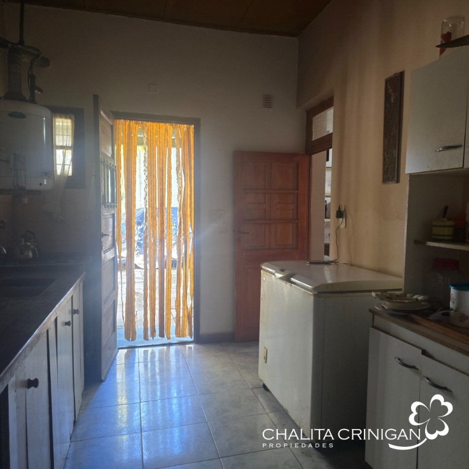 ¡VENTA! Gral. Madariaga, Bs. As. Propiedad con un gran potencial de 111m2 cubiertos sobre lote de 313 m2 . Ubicada en calle Zubiaurre  entre Arias y Saavedra 
