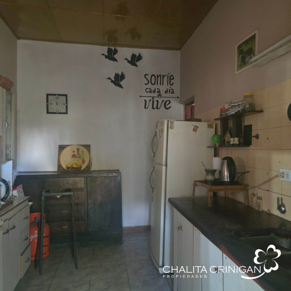 ¡VENTA! Gral. Madariaga, Bs. As. Propiedad con un gran potencial de 111m2 cubiertos sobre lote de 313 m2 . Ubicada en calle Zubiaurre  entre Arias y Saavedra 