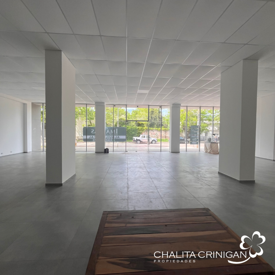 ¡ALQUILER O VENTA! Local Comercial en Dr. Carlos Madariaga entre Rivadavia y Moreno. Gral. Madariaga-Bs. As.