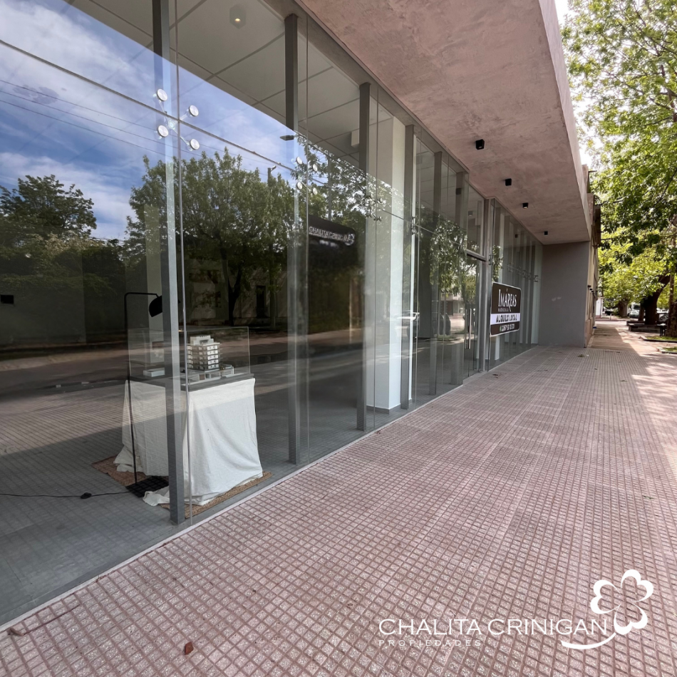 ¡ALQUILER O VENTA! Local Comercial en Dr. Carlos Madariaga entre Rivadavia y Moreno. Gral. Madariaga-Bs. As.