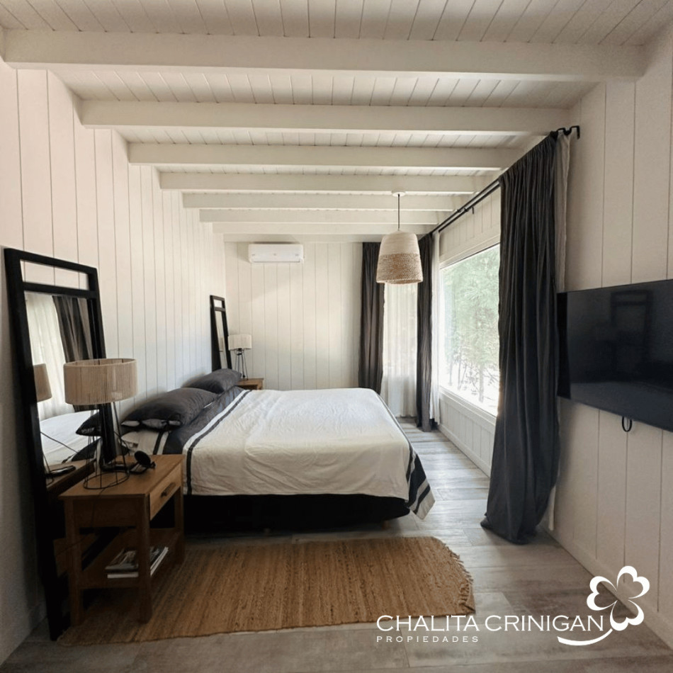 Costa Esmeralda- Casa en venta , totalmente equipada. Barrio Maritimo III 24.