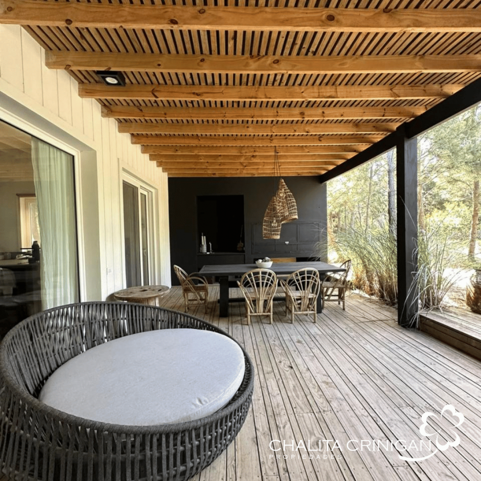 Costa Esmeralda- Casa en venta , totalmente equipada. Barrio Maritimo III 24.