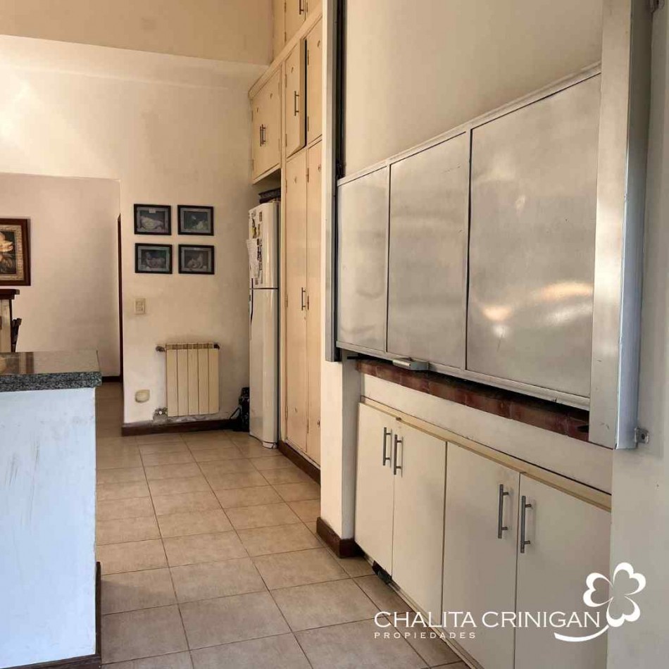 ¡ VENTA ! Gral. Madariaga , Bs. As.   Casa de solida construccion y excelente ubicacion. 