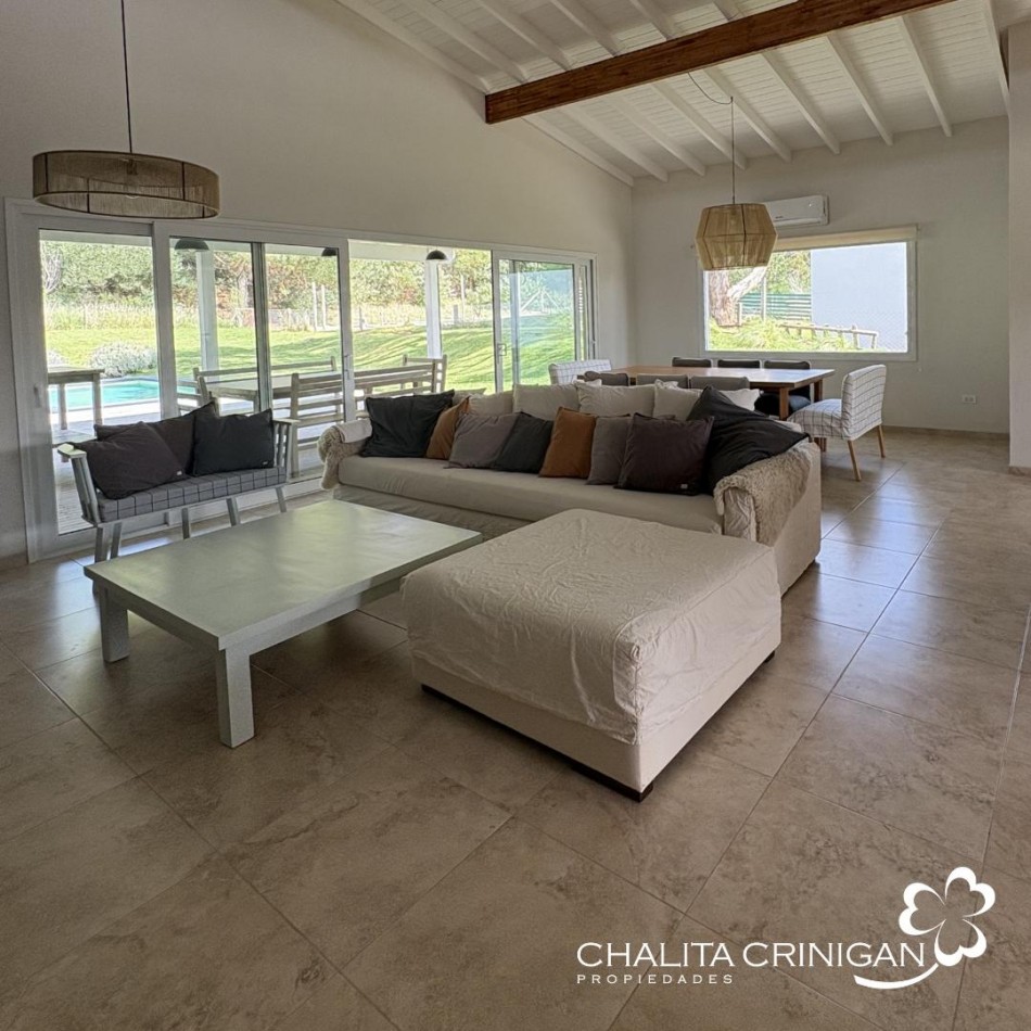 ¡VENTA! Costa Esmeralda, barrio Ecuestre. Casa totalmente equipada