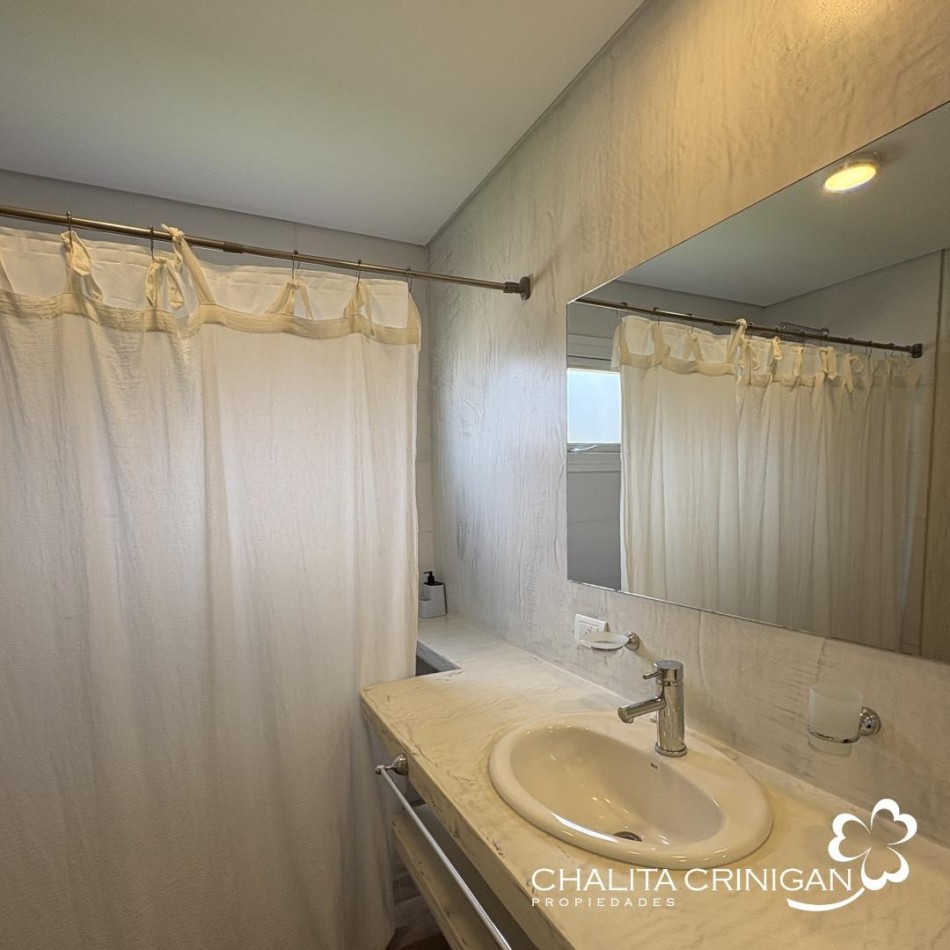 ¡VENTA! Costa Esmeralda, barrio Ecuestre. Casa totalmente equipada