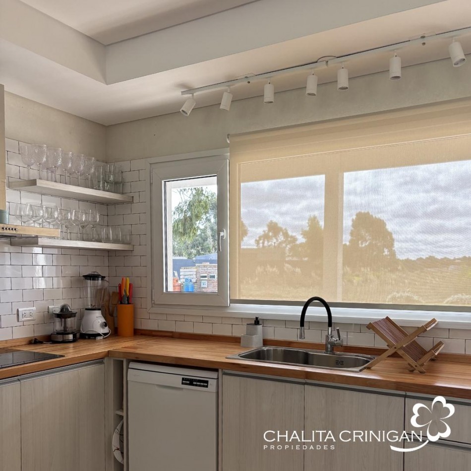 ¡VENTA! Costa Esmeralda, barrio Ecuestre. Casa totalmente equipada