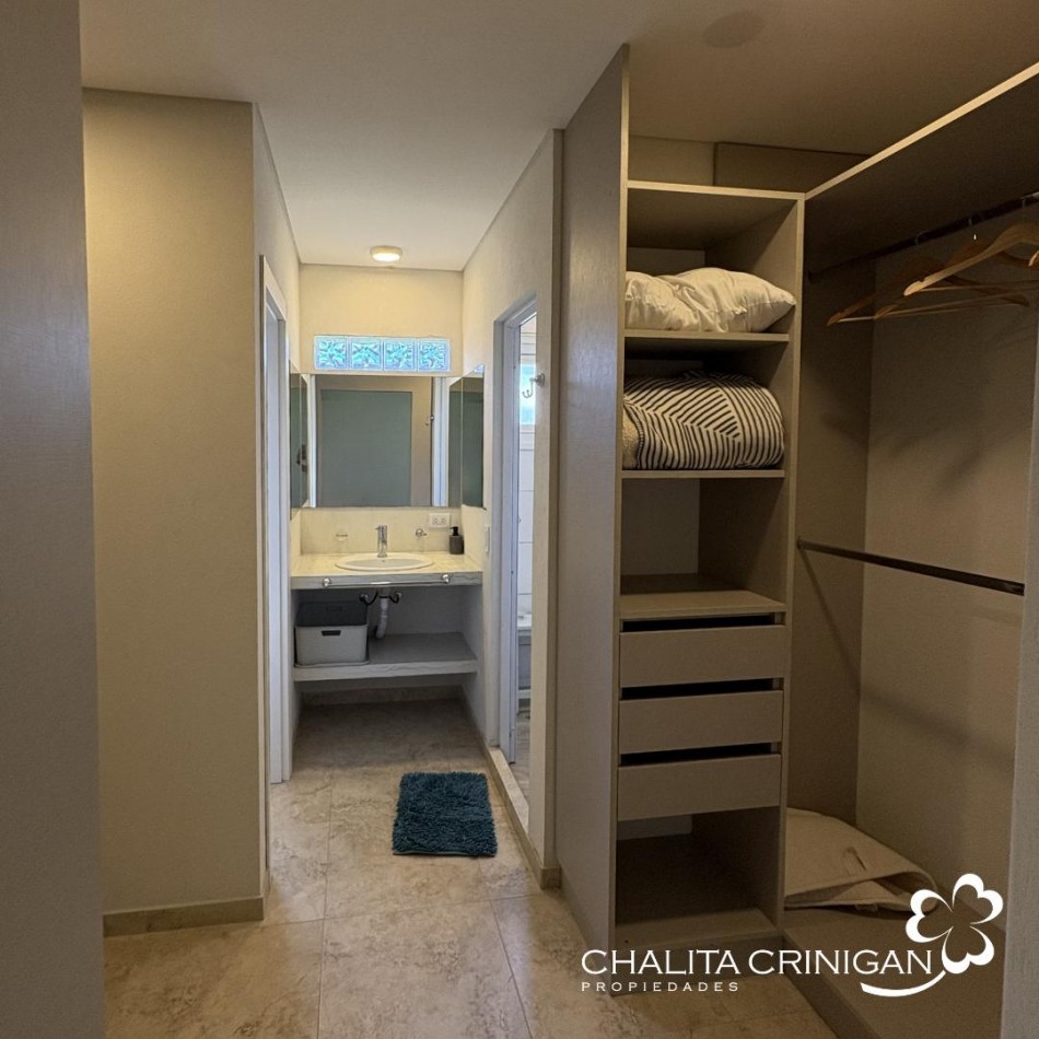 ¡VENTA! Costa Esmeralda, barrio Ecuestre. Casa totalmente equipada