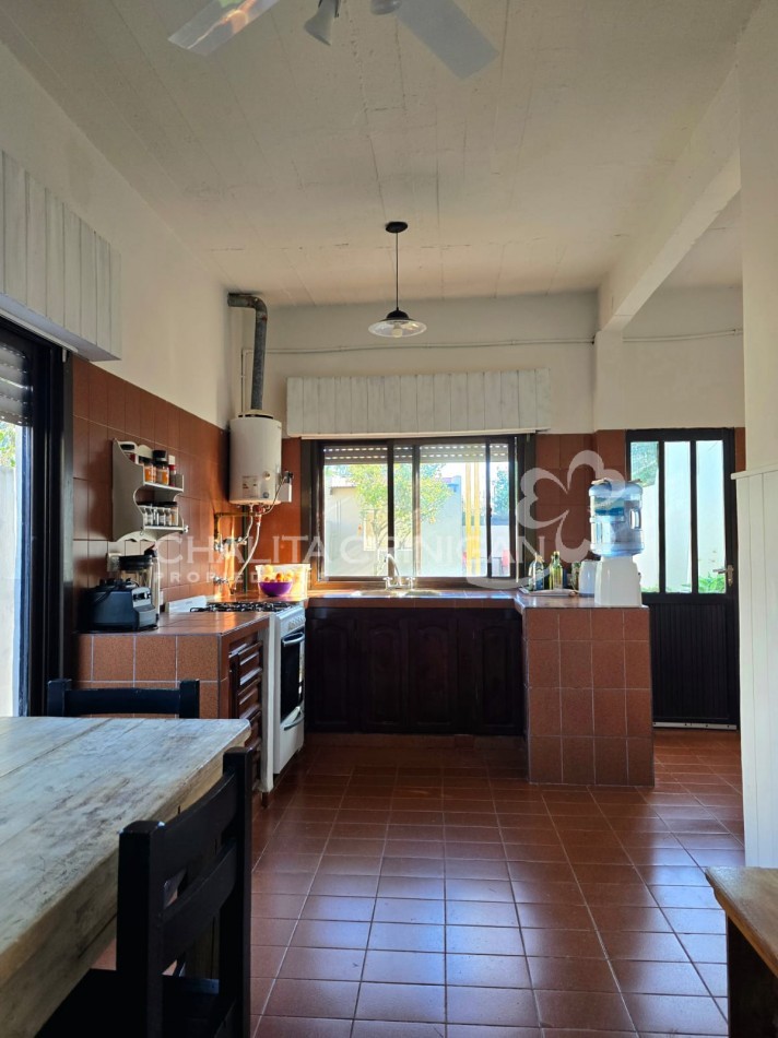 ¡VENTA! Gral. Madariaga, Bs. As. Casa con local en zona centrica 